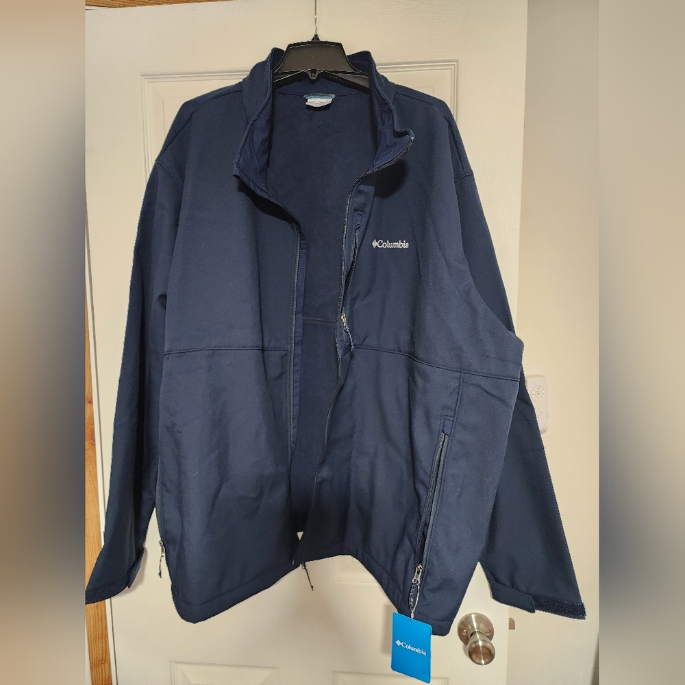 Mens Columbia softshell zip up jacket